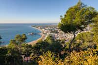 Camping Blanes  - Blick auf die Stadt Blanes am Mittelmeer in der Nähe vom Campingplatz