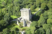 Camping Blarney - Luftaufnahme der Burg Blarney in der Nähe des Campingplatzes