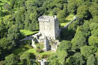 Camping Blarney - Luftaufnahme der Burg Blarney in der Nähe des Campingplatzes