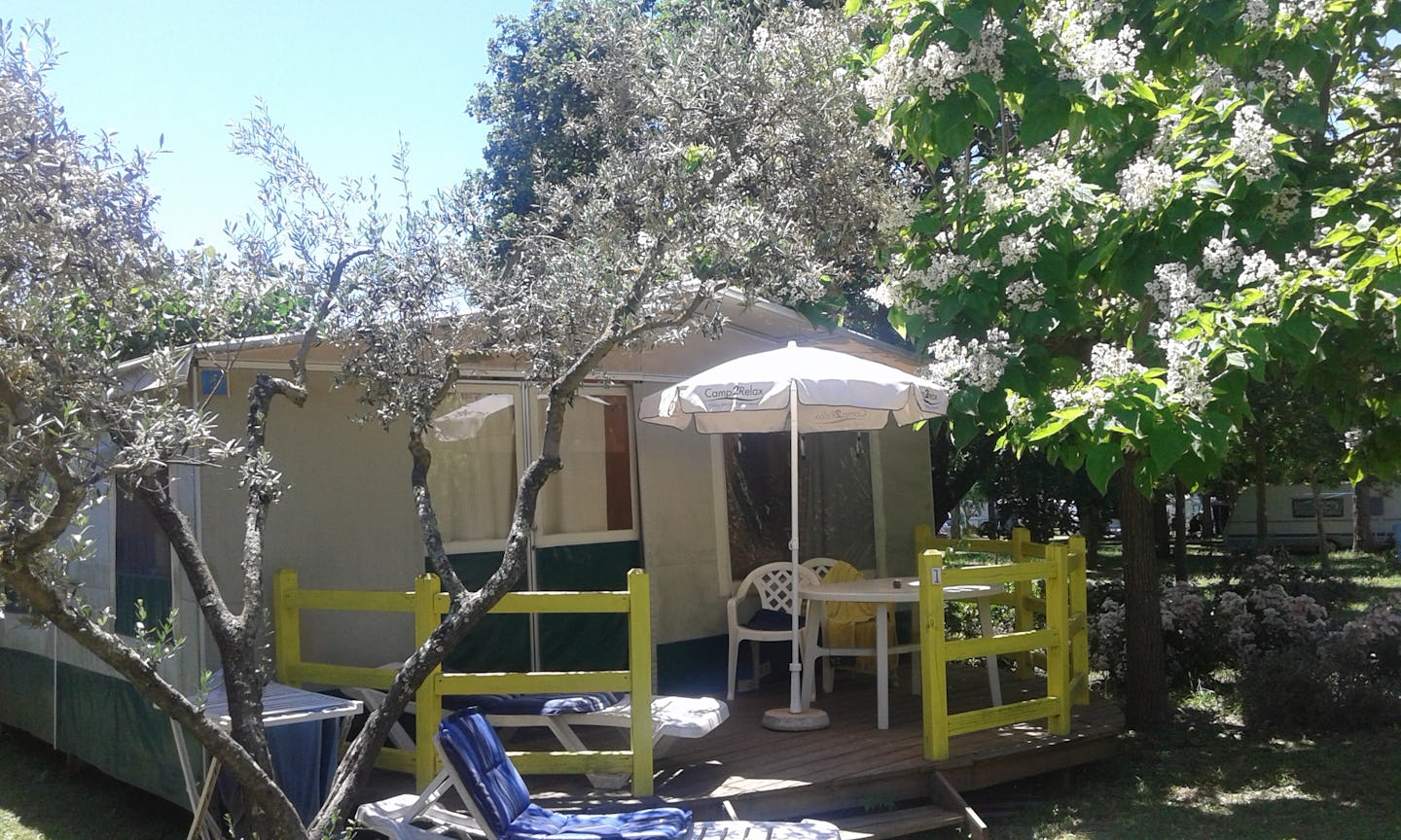 Blu Camping Holiday Garden