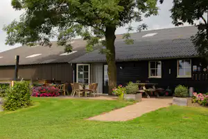 Camping Boerderij de Spijken - Sanitärgebäude auf dem Campingplatz