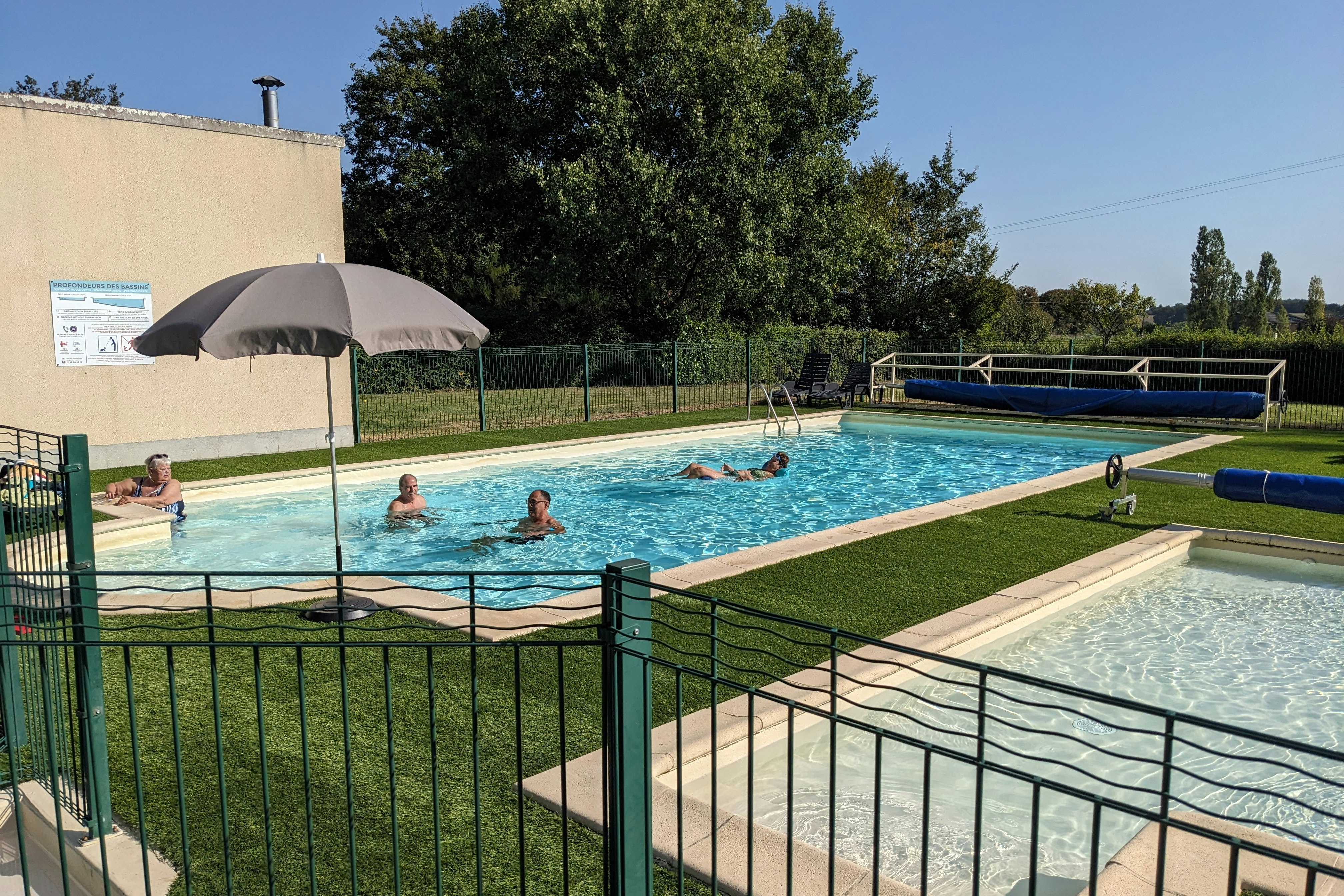 Camping Bois Guillaume - Freibad auf dem Campingplatz