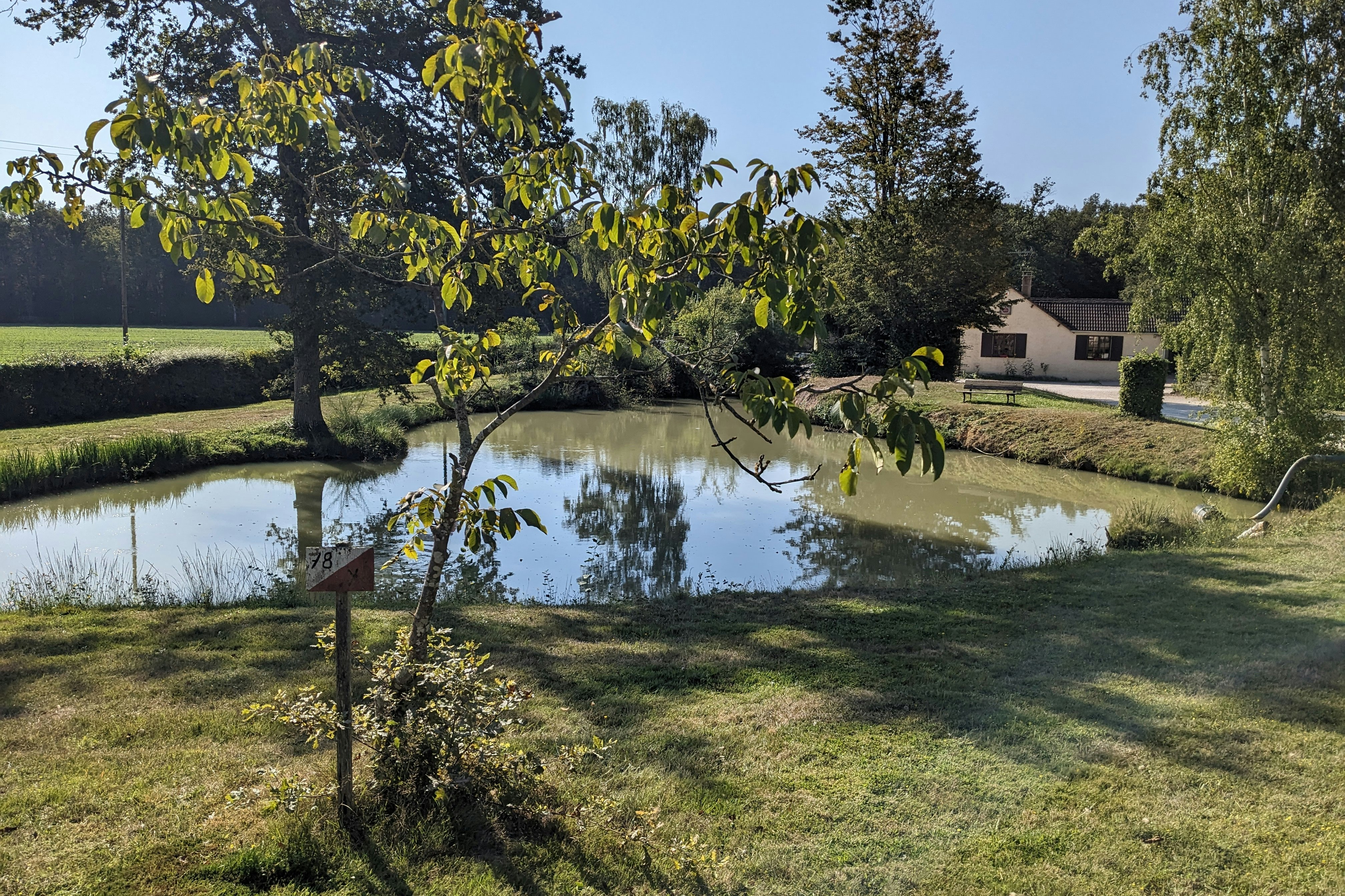 Camping Bois Guillaume - Teich auf dem Campingplatz