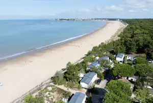 Camping Bois Soleil - Blick auf den Campingplatz am Strand