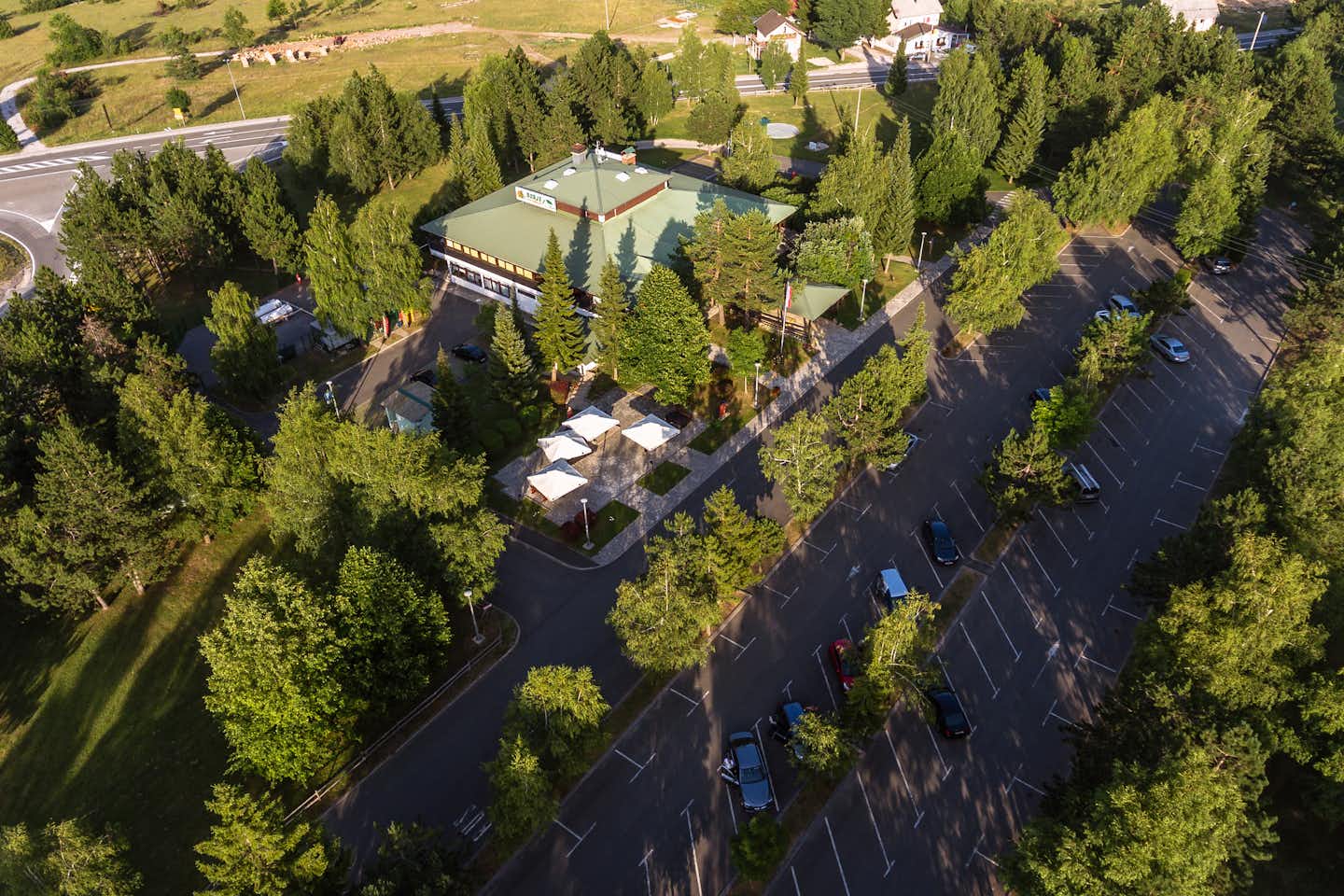 Camping Borje  -  Luftaufnahme vom Parkplatz auf dem Campingplatz