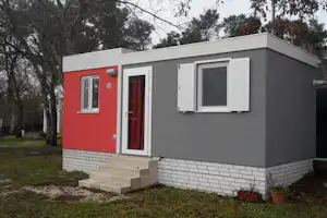 Camping Bosco Selva - Außenansicht Mobilhei vom Campingplatz