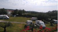 Camping Brajda - Wohnmobil- und  Wohnwagenstellplätze auf der Wiese