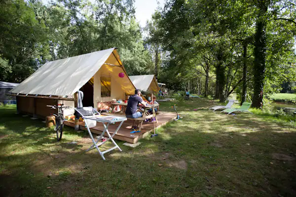 Flower Camping Brantôme Peyrelevade
