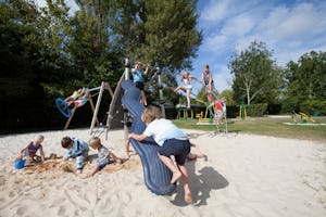Camping Brantôme Peyrelevade - Spielplatz vom Campingplatz im Grünen
