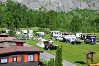 Camping Breithorn - Wohnwagen- und Wohnmobilstellplätzen auf dem Campingplatz--