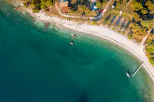 Brioni Sunny Camping - Vogelperspektive des Strandes