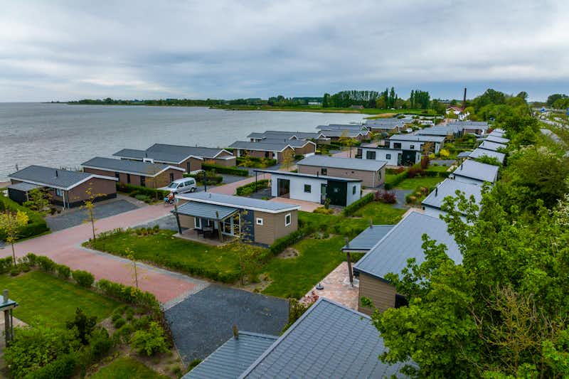 EuroParcs Markermeer  Camping Broekerhaven - Luftaufnahme des Campingplatzes