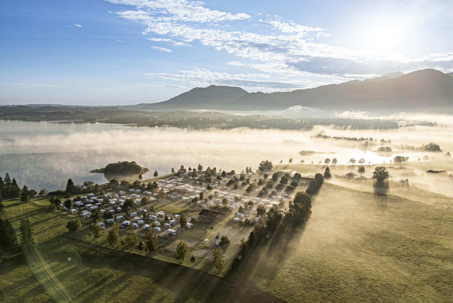 Camping Brunnen  - Luftaufnahme des Campingplatzes