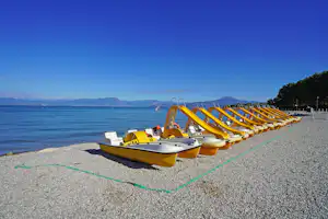 Camping Butterfly - Strand und der Gardasee mit Booten