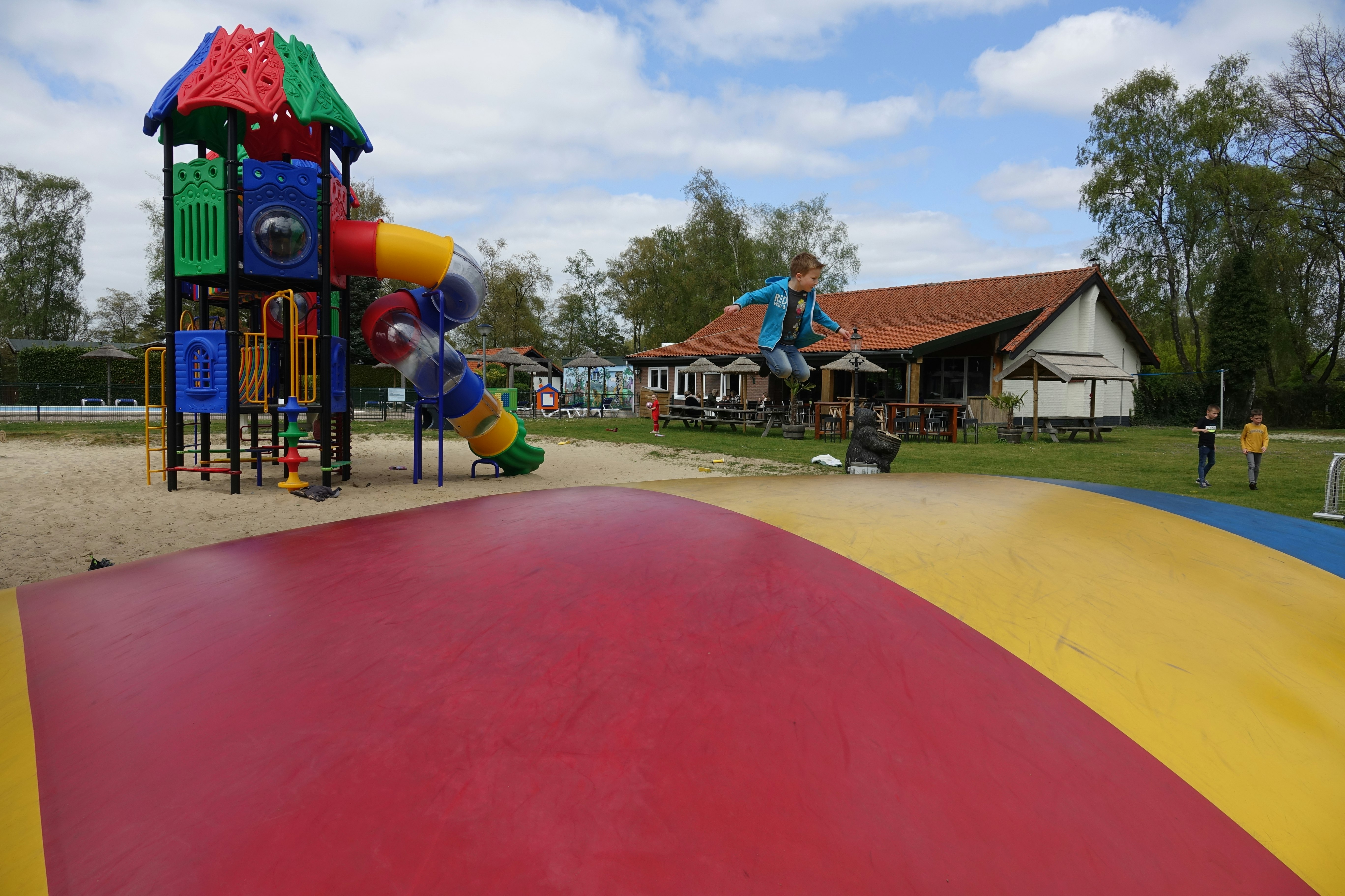 Camping Buytenplaets Boekelo - Kinderspielplatz mit Lufttrampolin
