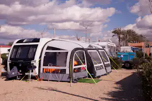 Camping Cabo de Gata - Wohnwagen auf dem Stellplatz vom Campingplatz