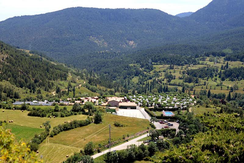 Camping Cadí Vacances  -  Luftaufnahme vom Campingplatz in den Spanischen Pyrenäen