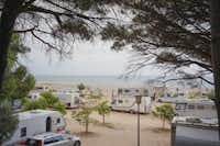 Camping Cala d'Oques - Wohnmobil- und  Wohnwagenstellplätze mit Blick auf das Meer
