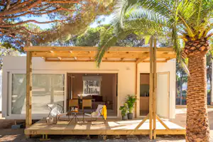 wecamp Cala Montgó Camping Cala Montgó - Mobilheim mit Terrasse auf dem Campingplatz