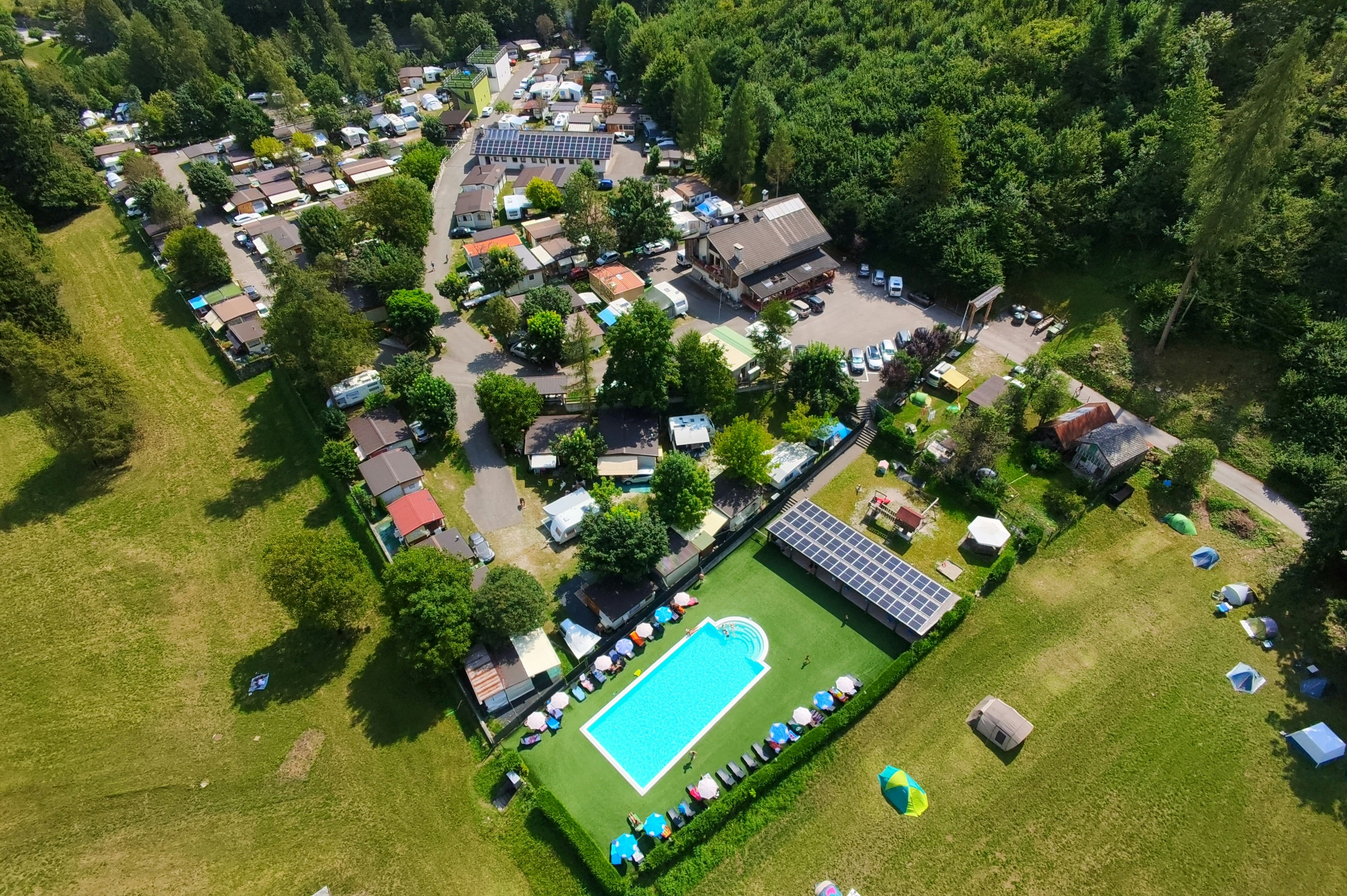 Camping Calavise  - Campingplatz aus der Vogelperspektive