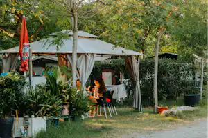 Camping Caledonia - Standplätze im Grünen auf dem Campingplatz
