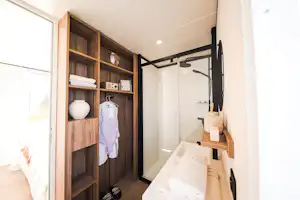 Camping CALELLA - Badezimmer in einem Mobilheim