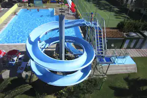 Camping Calypso - Wasserrutschenturm am Swimmingpool
