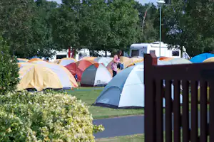 Camping Camac Valley - Zeltplätze im Grünen im Grünen auf dem Campingplatz