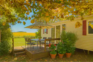 Camping Camp Redon - Mobilheim mit Terrasse auf dem Campingplatz