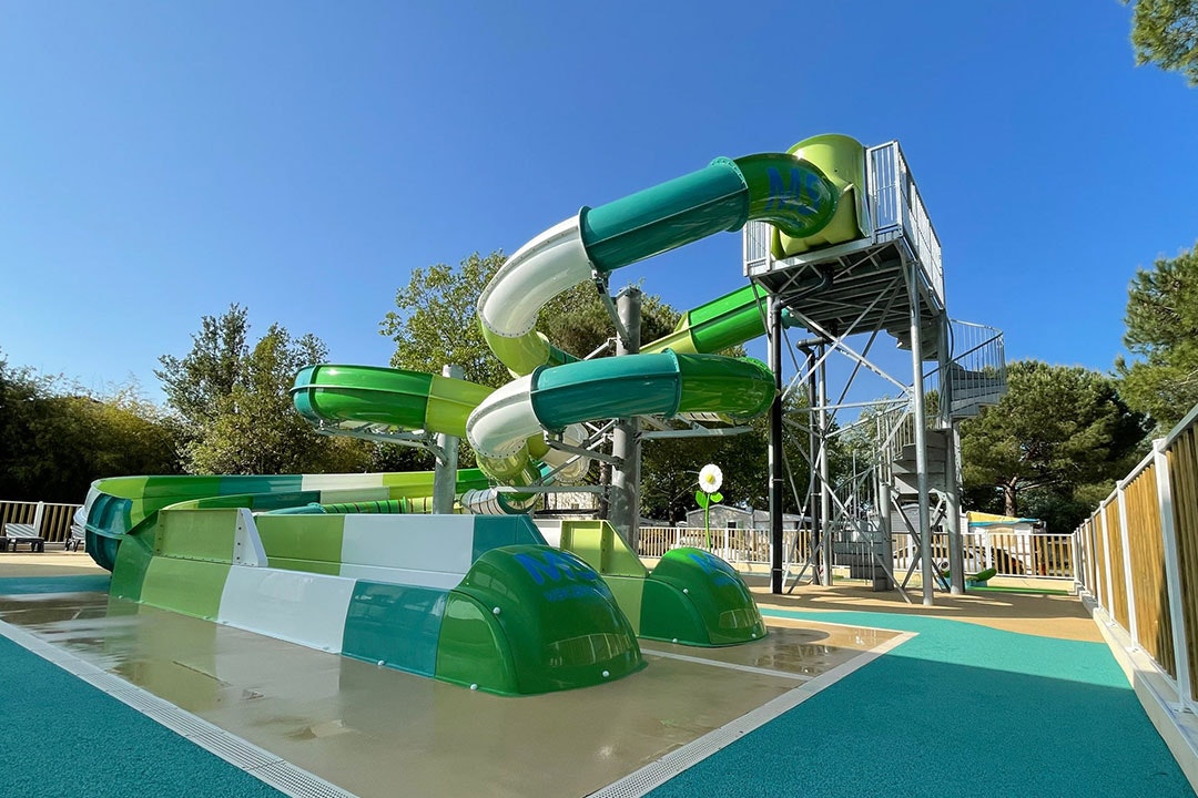 Camping Campéole Pontaillac Plage  - Rutschen im Wasserpark des Campingplatzes