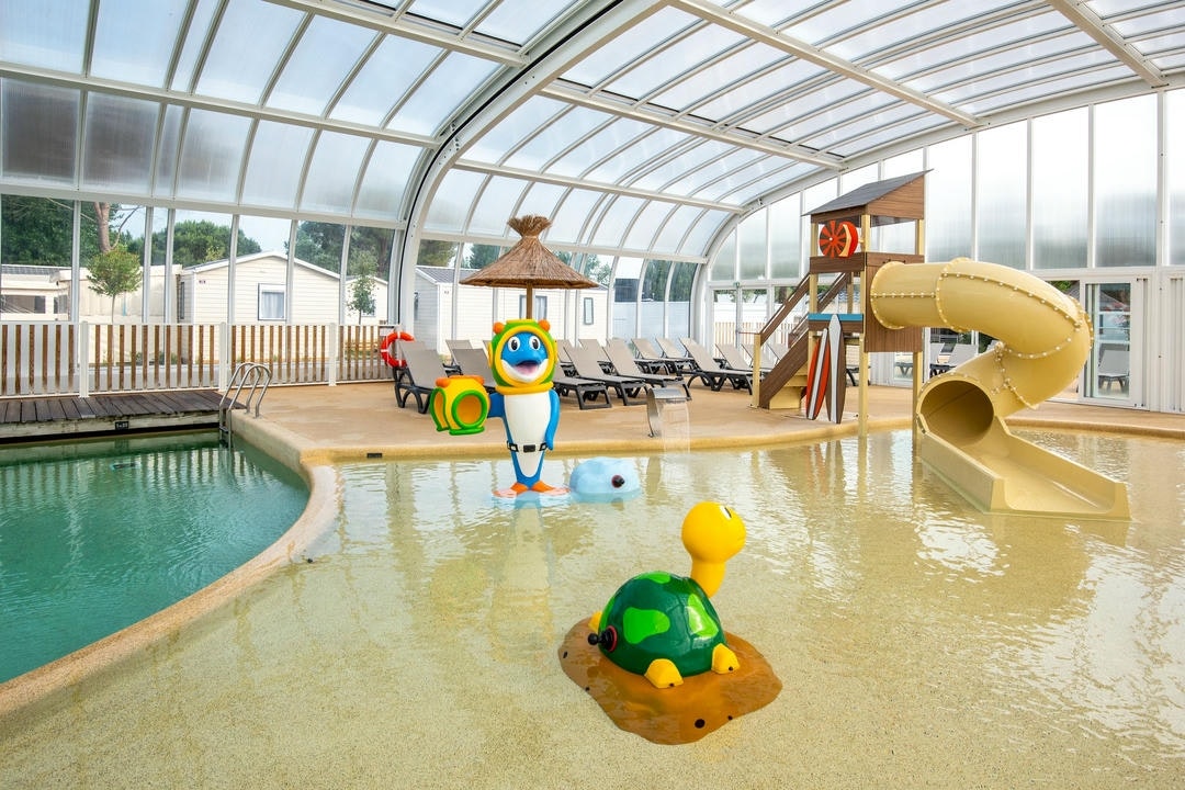 Camping Campéole Pontaillac Plage - Kinderbereich im Freibad des Campingplatzes