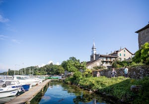 Camping La Pinède - Excenevex Campéole La Pinède - Blick auf den Fluss am Campingplatz