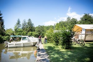 Camping La Pinède - Excenevex Campéole La Pinède - Bootsanlegestelle am Campingplatz