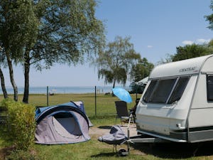 Camping La Pinède - Excenevex Campéole La Pinède - Zeltplatz und Standplätze auf dem Campingplatz