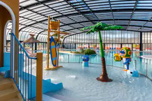 Camping Campéole Médoc Plage - Überdachter Wasserspielplatz für Kinder auf dem Campingplatz