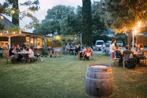 Camping Can Coromines - Restaurant mit Terrasse auf dem Campingplatz