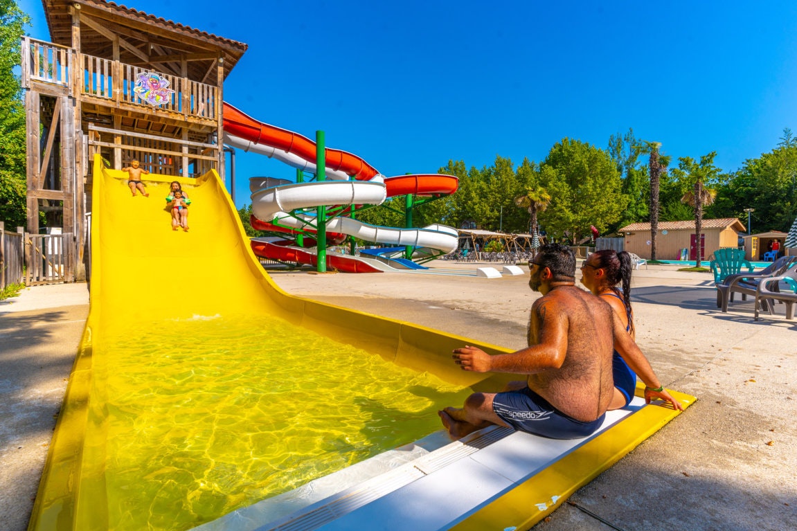Camping Capfun Duravel  - Rutschen im Wasserpark des Campingplatzes