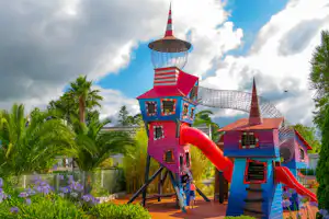 Camping Capfun Saint Laurent - Kinderspielplatz auf dem Campingplatz