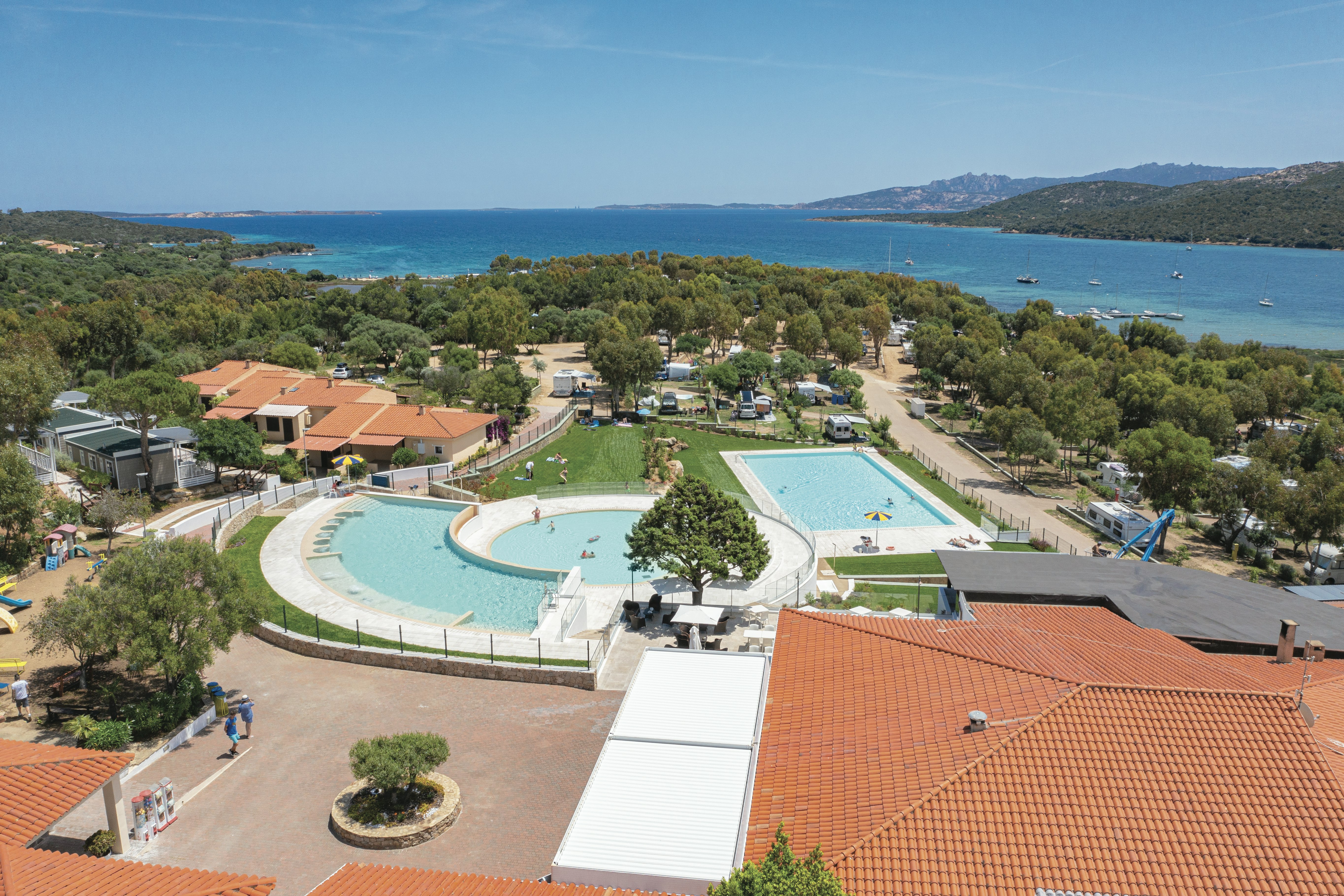 Camping Village Capo d'Orso  Camping Capo d'Orso  - Luftaufnahme des Campingplatzes