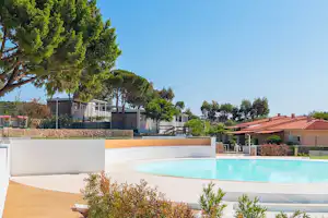 Camping Village Capo d'Orso Camping Capo d'Orso - Freibad auf dem Campingplatz