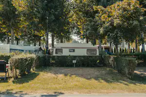 Camping Caravan - Standplätze im Grünen auf dem Campingplatz