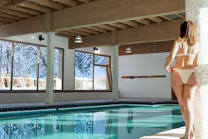 Camping Alpes Lodges Camping Caravaneige Alpes Lodges - Poolbereich auf dem Campingplatz