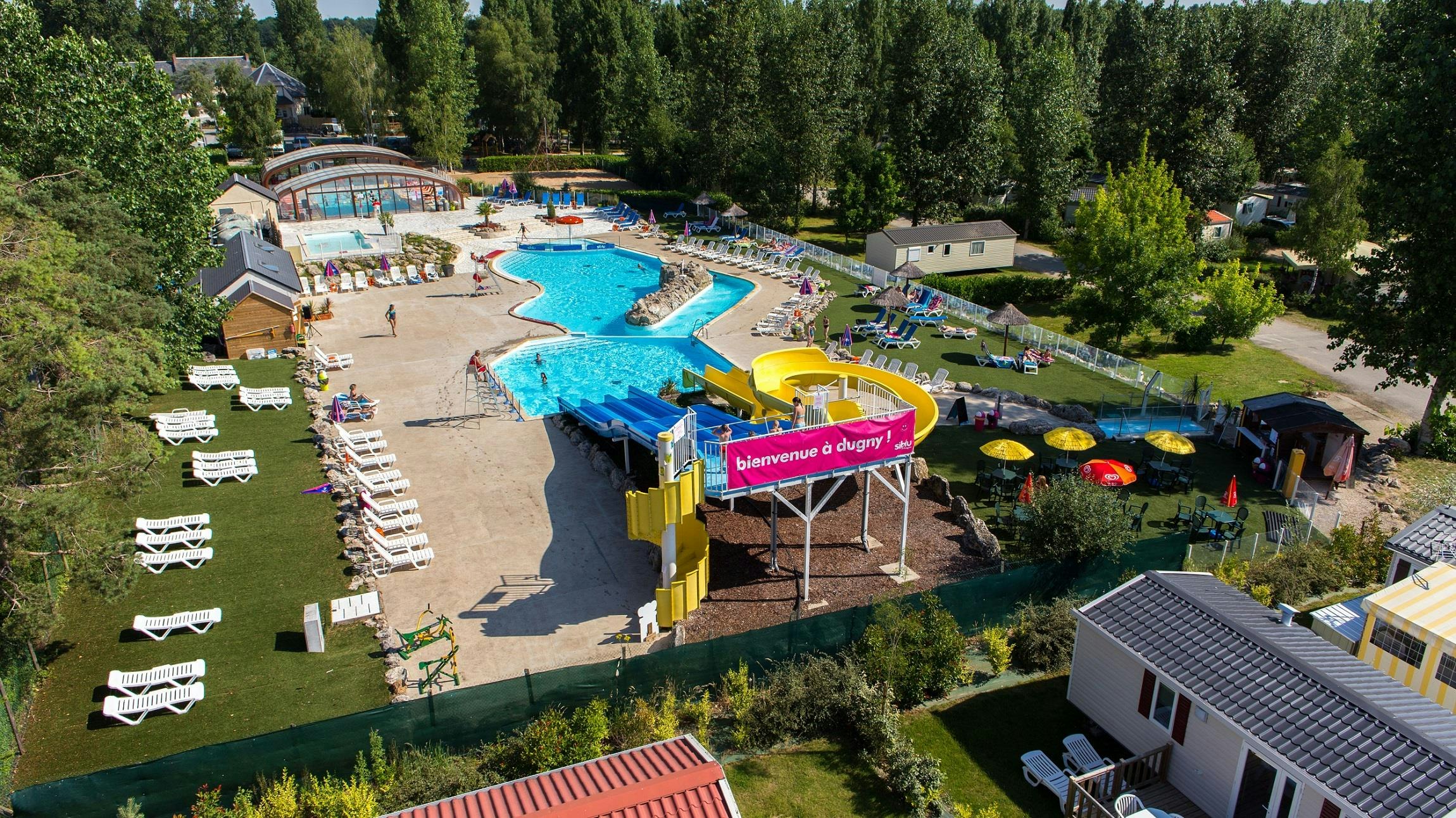 Siblu Camping Domaine de Dugny  Camping Caravaning Domaine de Dugny  - Luftaufnahme des Campingplatzes