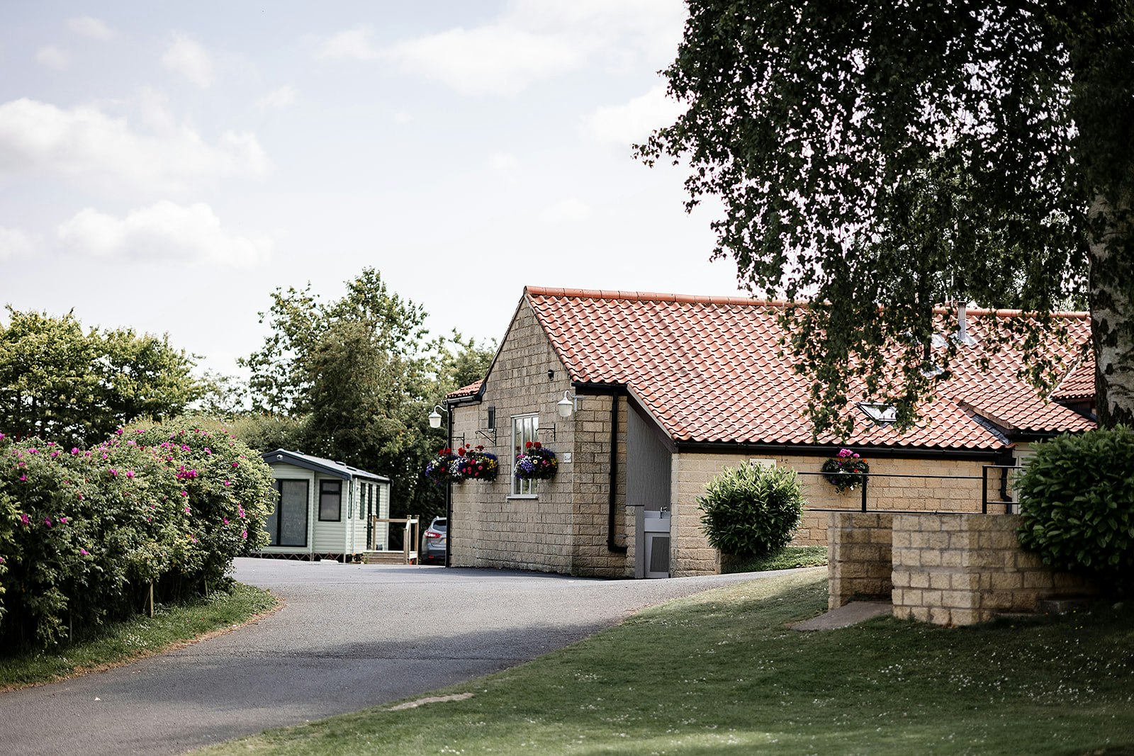 Golden Square - Caravan and Camping Park - Blick auf das Sanitärgebäude auf dem Campingplatz