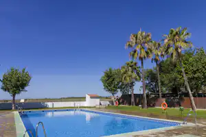 Camping Caravaning Laguna Playa - Pool im Freien auf dem Campingplatz