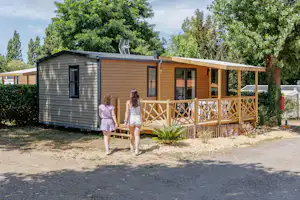 Camping Sun Ocean - Mobilheim mit Terrasse auf dem Campingplatz