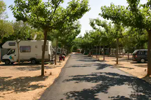 Camping Carlos III - Wohnmobil- und Wohnwagenstellplätze auf dem Campingplatz