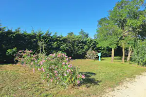 Camping Carrefour De L'Ardèche - Standplätze auf dem Campingplatz