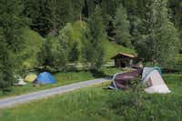 Camping Carrera -  Wohnwagenstellplätze im Grünen auf dem Campingplatz