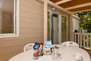 Camping Casa di Caccia - Terrasse eines Ferienhauses